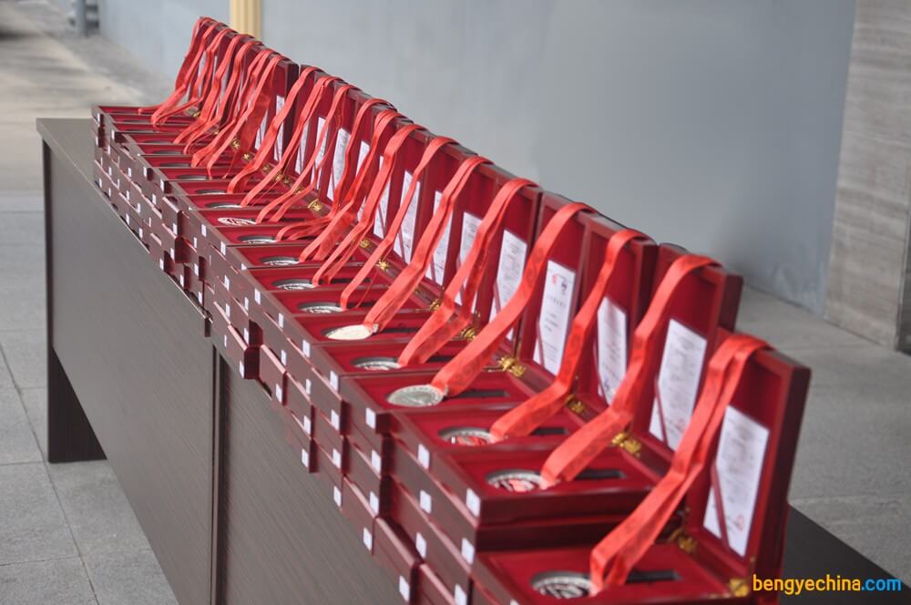 新滬10年以上員工表彰大會(huì)
